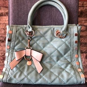 Women’s tote purse